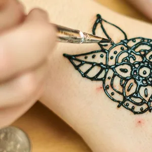 Henna Tattoos Offer Potential Dangerous Decorations